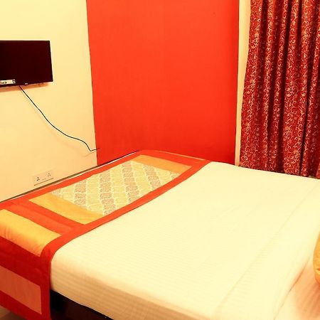 Oyo 3418 Hotel Amit Калькутта Экстерьер фото